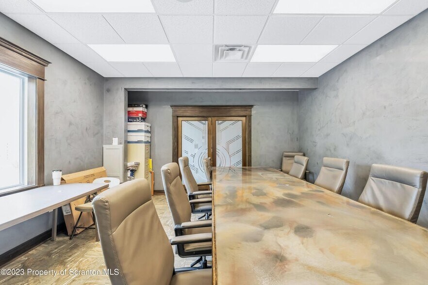 More Photos Of 7 Oakwood Dr, Scranton Storefront Retail Office For Sale
