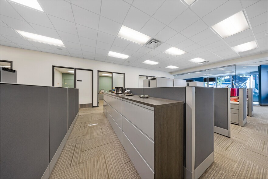 More Photos Of 2155-2159 SW 22nd St, Miami Office For Lease