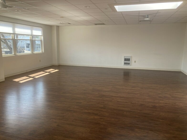 More Photos Of 19 Main St, Hingham Storefront Retail Office For Lease