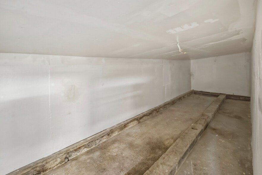 More Photos Of 50 Clara St, Landisville Warehouse For Sale