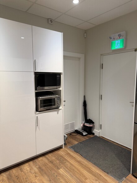 More Photos Of 6351 197th St, Langley Medical For Sale