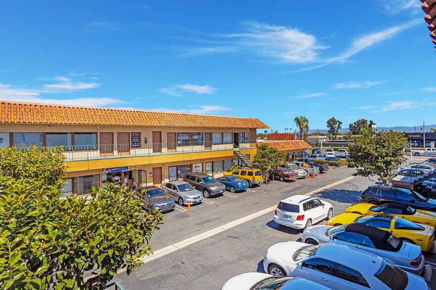 More Photos Of 17301 Beach Blvd, Huntington Beach Storefront Retail Office For Sale