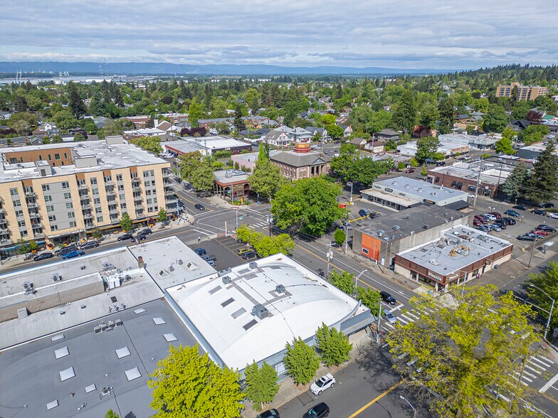 More Photos Of 1714 Broadway St, Vancouver Auto Repair For Lease