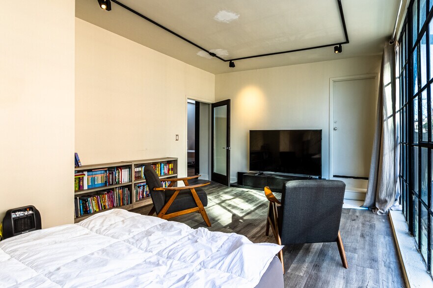 More Photos Of 1122-1126 Folsom St, San Francisco Industrial For Sale