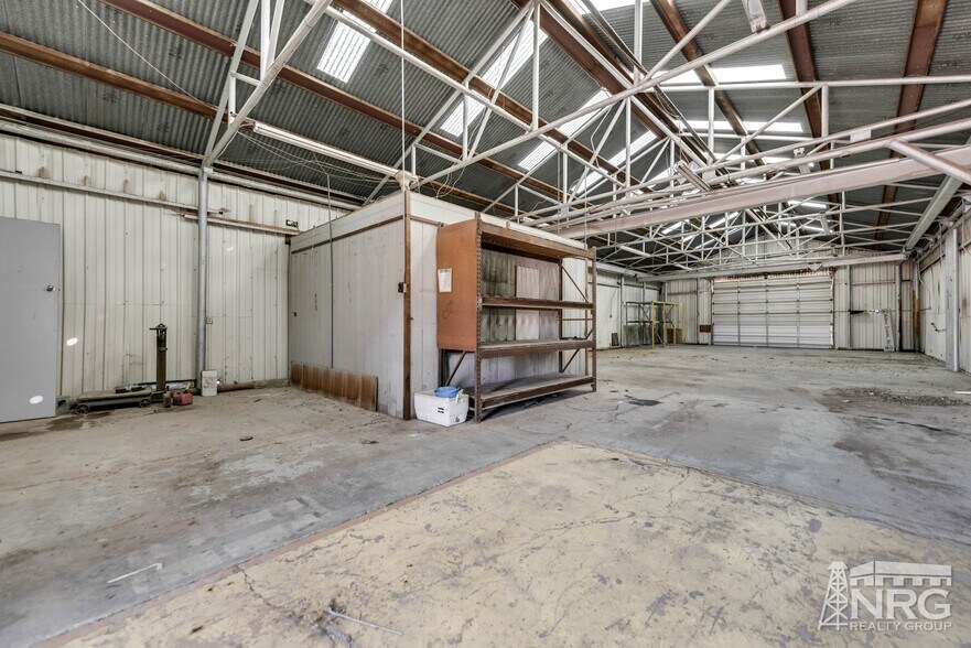 More Photos Of 701 W Murphy St, Odessa Manufacturing For Sale