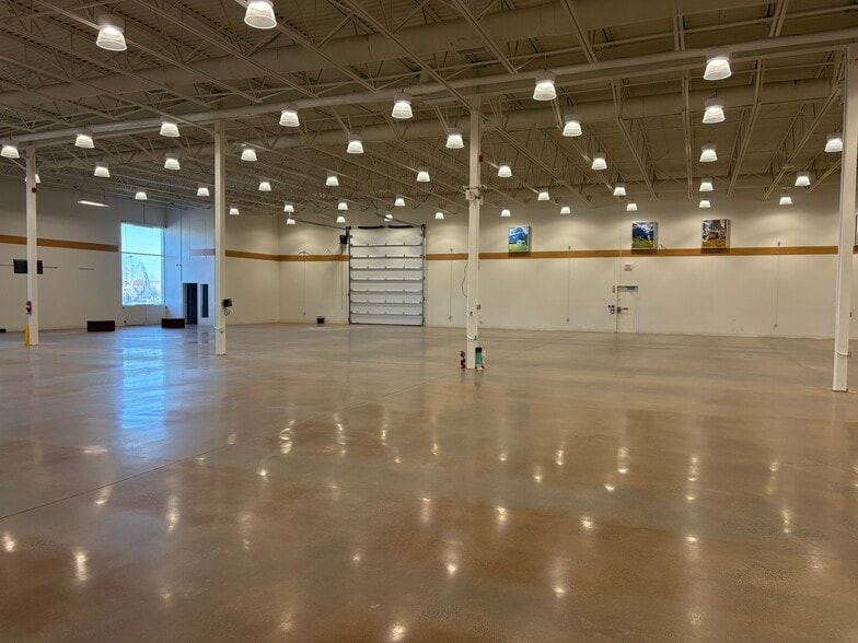 More Photos Of 2747 Chamberland St, Clarence-Rockland Freestanding For Sale