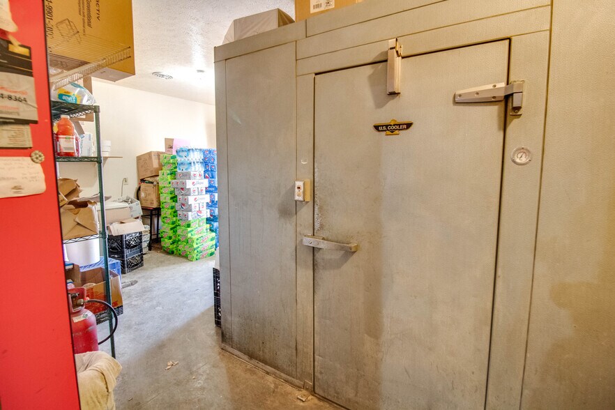 More Photos Of 15281 IL-109, Dow Specialty For Sale