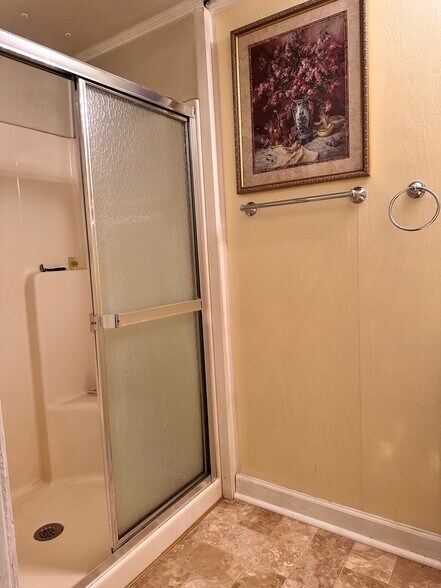 More Photos Of 1048 Klondike Rd, State Road Office For Sale