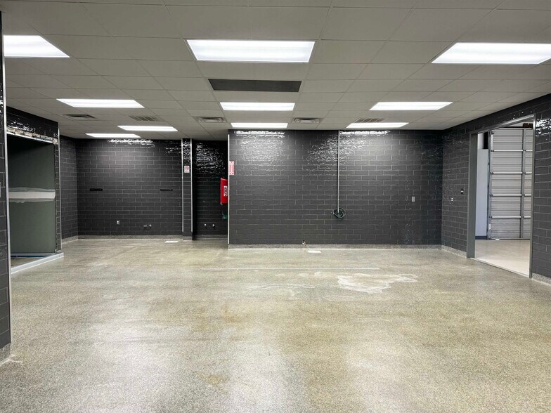 More Photos Of 78 Commerce Way, Killen Medical For Sale