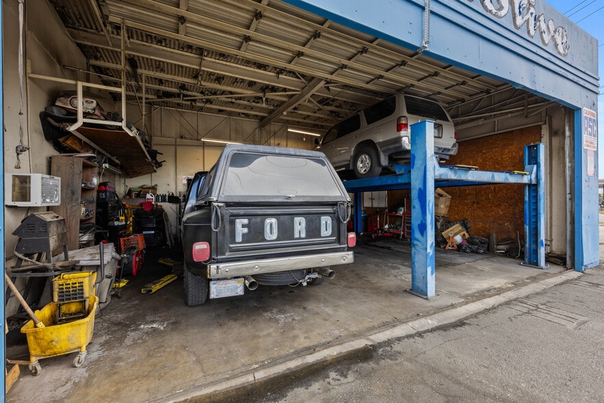 More Photos Of 2000 Union Ave, Bakersfield Auto Repair For Sale