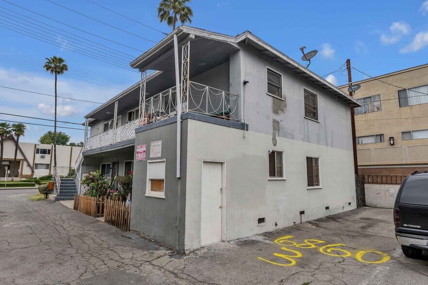 More Photos Of 6860-6870 Hazeltine Ave, Van Nuys Apartments For Sale