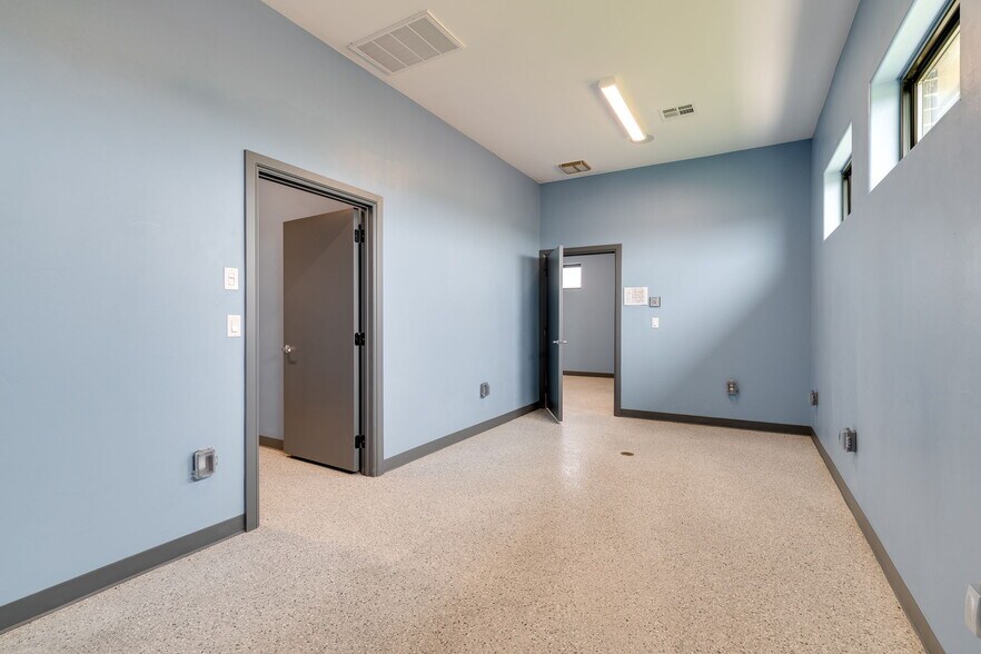 More Photos Of 3305 NW 192nd St, Edmond Healthcare For Sale