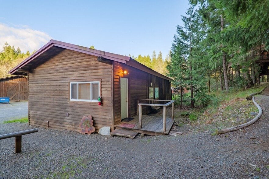 More Photos Of 3305 Dick George Rd, Cave Junction Hospitality For Sale