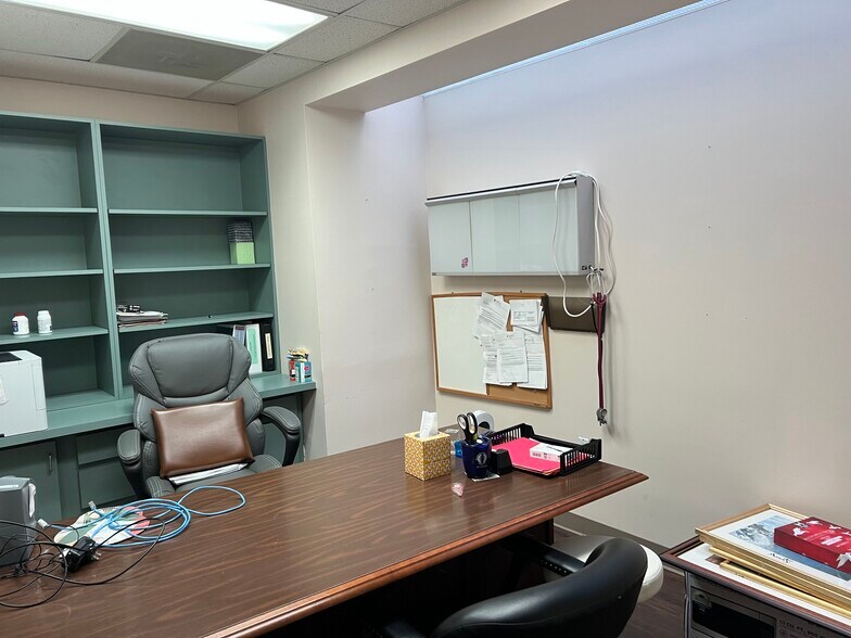 More Photos Of 7221-7231 Hanover Pky, Greenbelt Medical For Sale