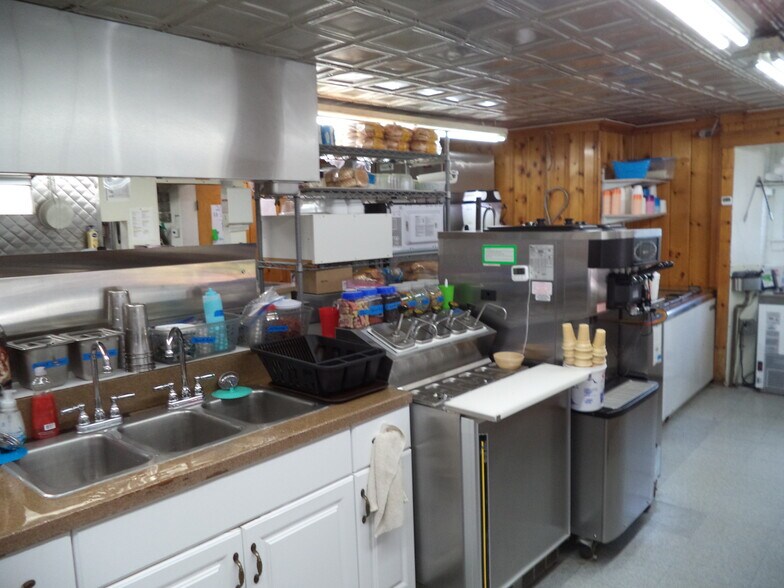 More Photos Of 1391 Hooksett Rd, Hooksett Restaurant For Sale