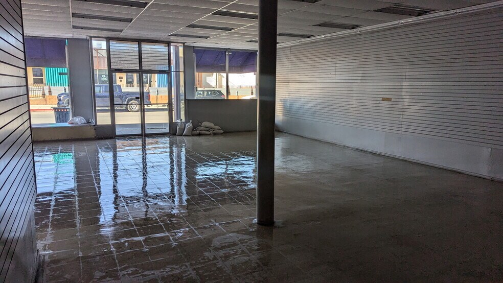 More Photos Of 156-160 N Morley Ave, Nogales Storefront Retail Residential For Lease