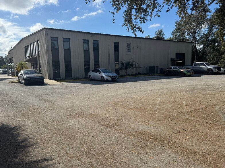 More Photos Of 360 E Landstreet Rd, Orlando Warehouse For Sale