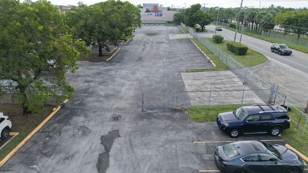 More Photos Of 4900 NW 167th St, Miami Gardens Warehouse For Sale