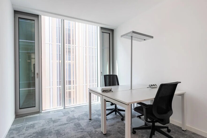 More Photos Of 1 Esplanade Miriam Makeba, Villeurbanne Office For Lease