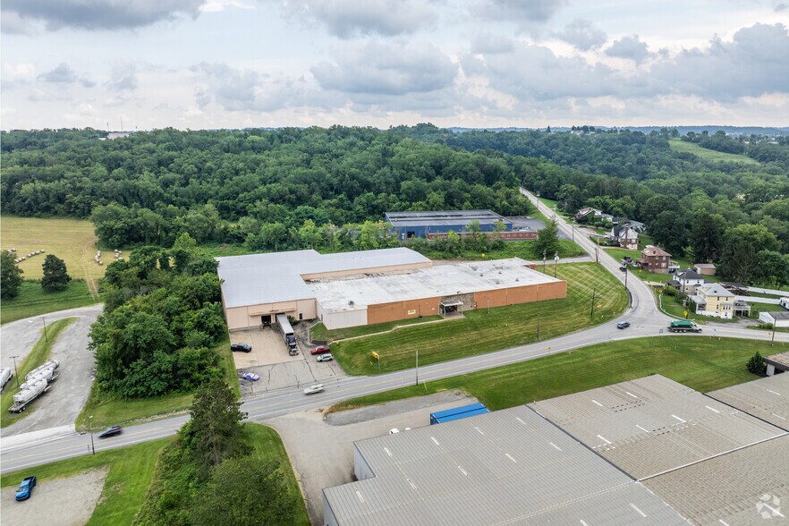 More Photos Of 2020 N Main St, Washington Warehouse For Lease