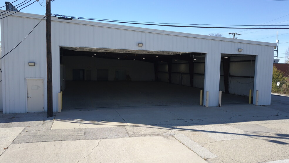 More Photos Of 3821 Industrial Blvd, Indianapolis Light Distribution For Sale