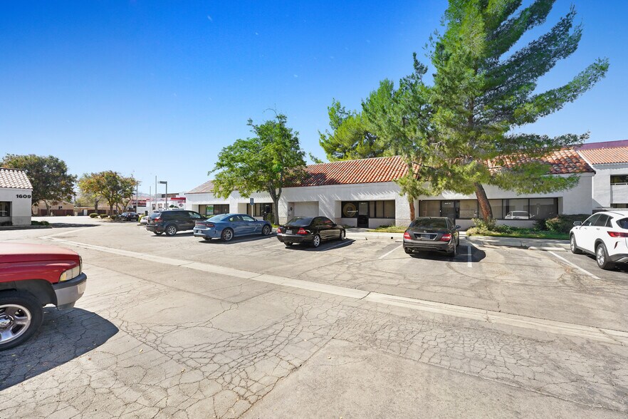 More Photos Of , Palmdale Office For Sale