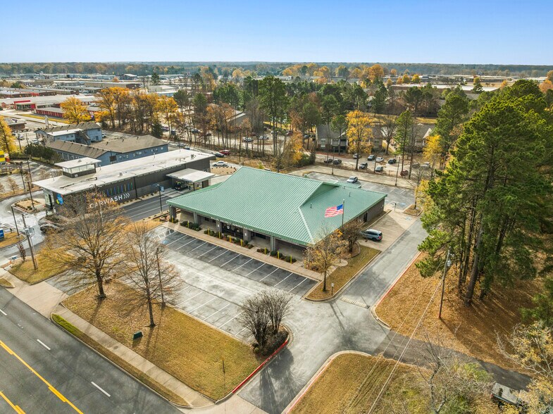 More Photos Of 3608 E Kiehl Ave, Sherwood Office For Sale