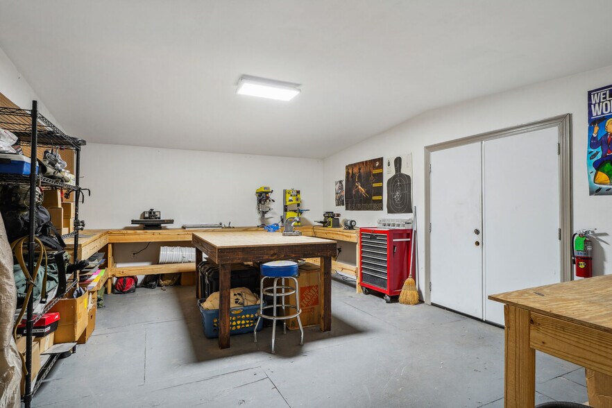 More Photos Of 2501 Florida Ave, Kenner Light Distribution For Sale
