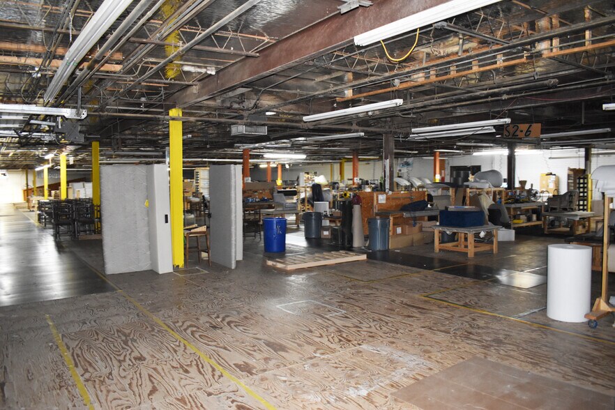 More Photos Of 100 E Newberry Ave, Liberty Manufacturing For Lease