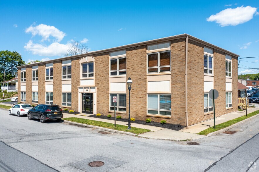 Primary Photo Of 15 Davis Ave, Poughkeepsie Medical For Lease