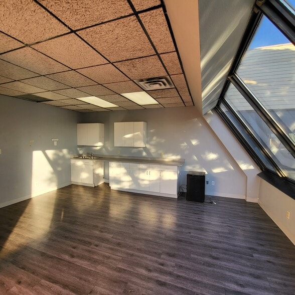 More Photos Of 8671 Wolff Ct, Westminster Office For Lease