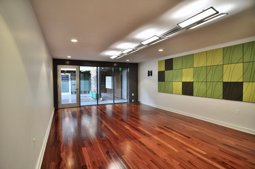 More Photos Of 904 West Ave, Austin Office Residential For Sale