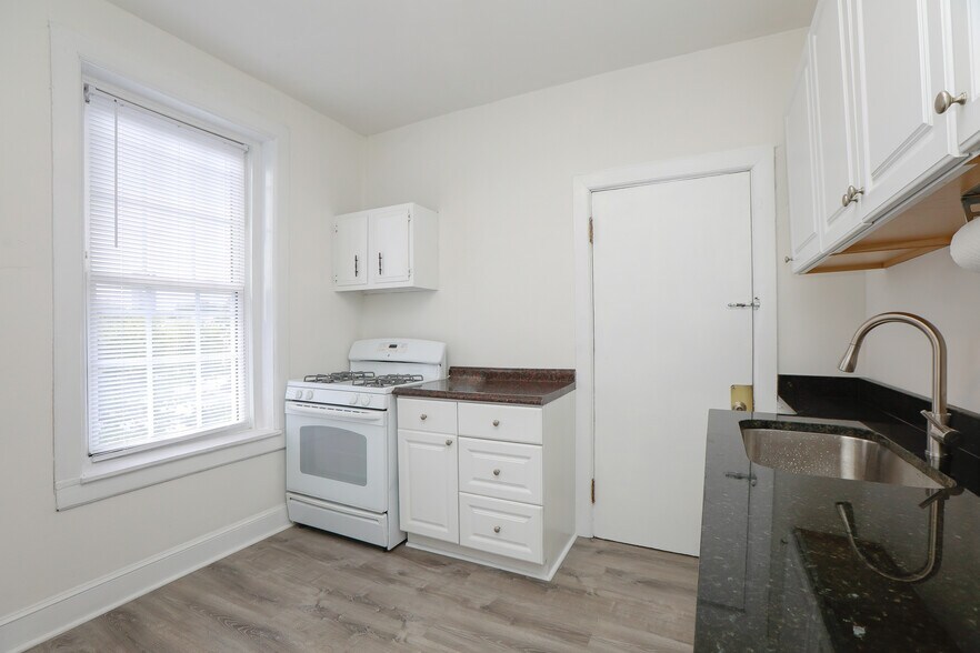 More Photos Of 819 Colonial Ave, Norfolk Apartments For Sale