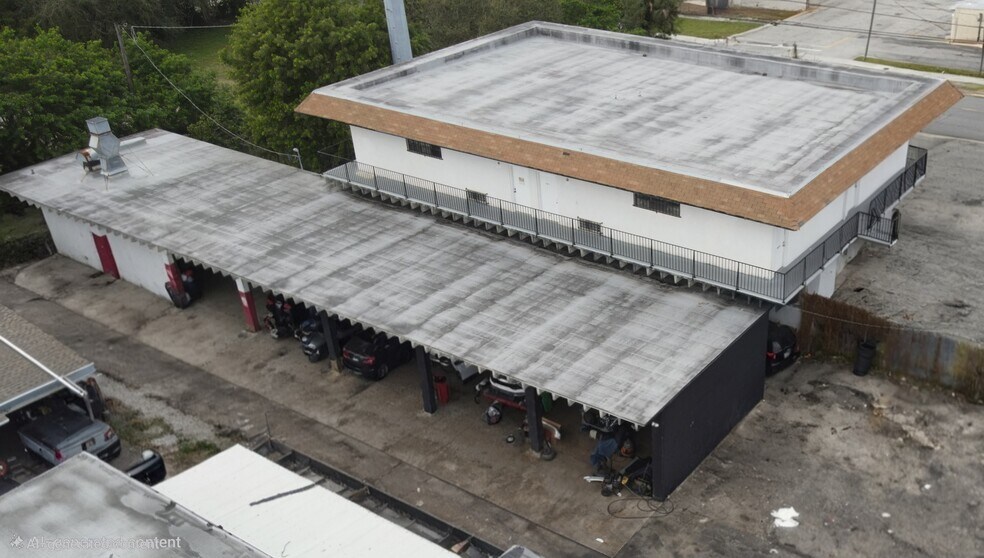 More Photos Of 18356 W Dixie Hwy, North Miami Beach Warehouse For Lease