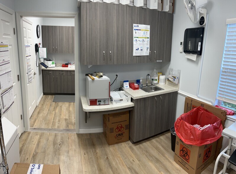 More Photos Of 1104 Kyle Wood Ln, Brandon Medical For Sale
