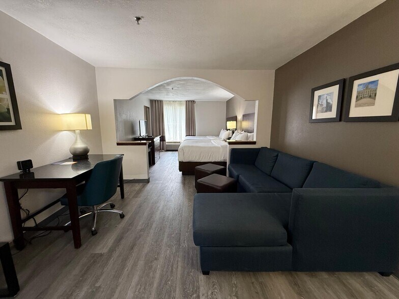 More Photos Of 2621 N Columbia St, Milledgeville Hotel For Sale