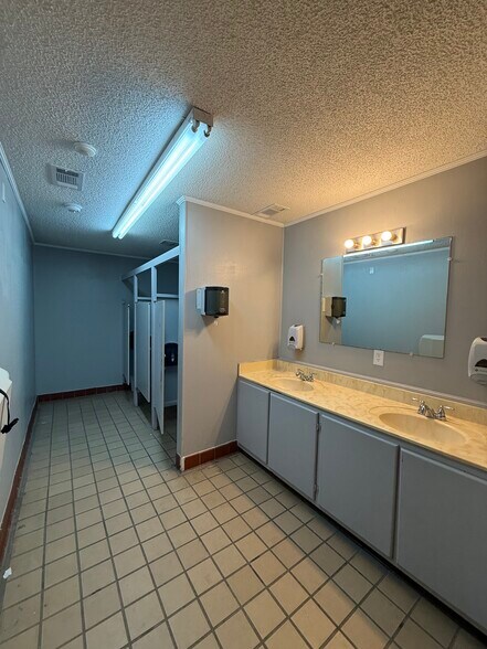 More Photos Of 94 Old Douglas Rd, Hazlehurst Lodge Meeting Hall For Sale