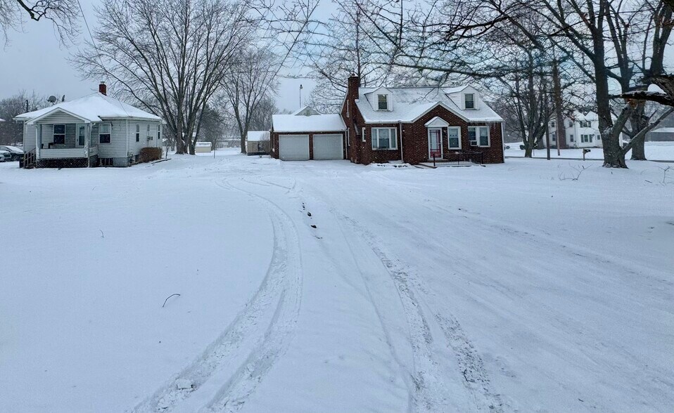 More Photos Of 374 Niles Cortland Rd SE, Warren Specialty For Sale