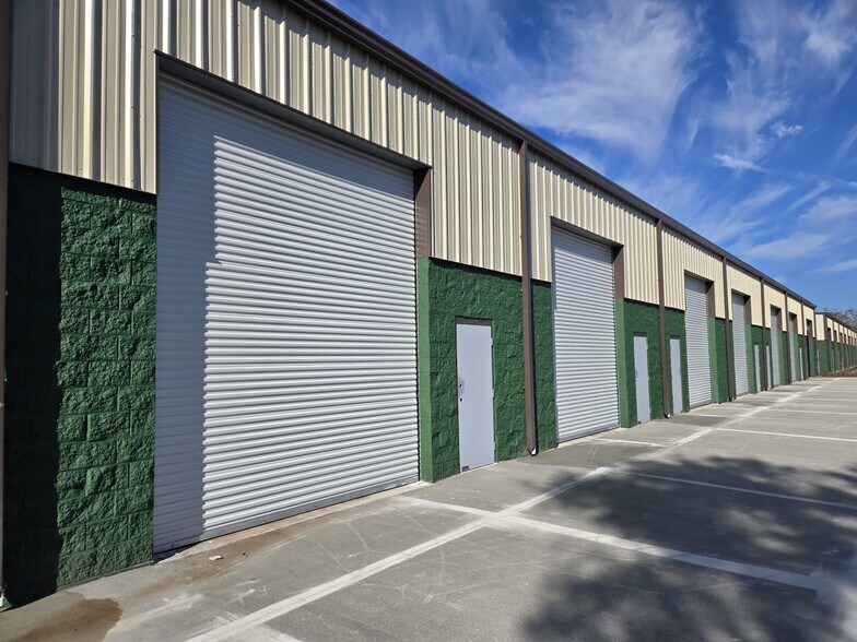 More Photos Of 1617 State Ave, Holly Hill Warehouse For Lease