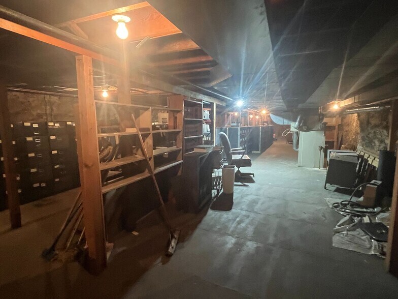 More Photos Of 229 N Main St, Valentine Office For Sale