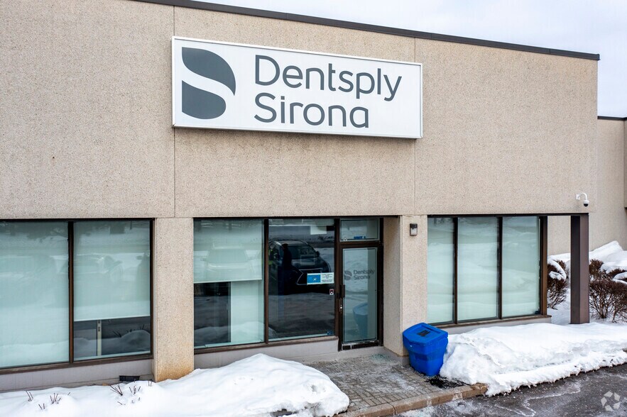 More Photos Of 525 Rowntree Dairy Rd, Vaughan Warehouse For Lease