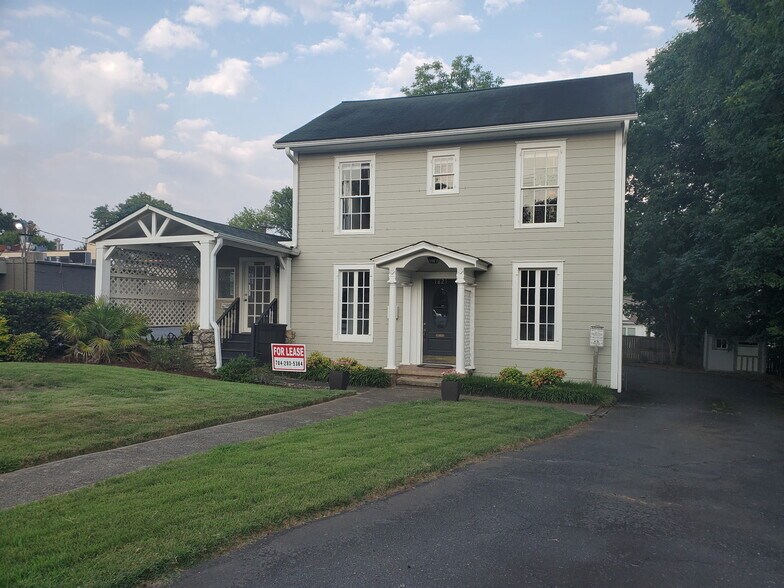 More Photos Of 1821 Cumberland Ave, Charlotte Medical For Lease