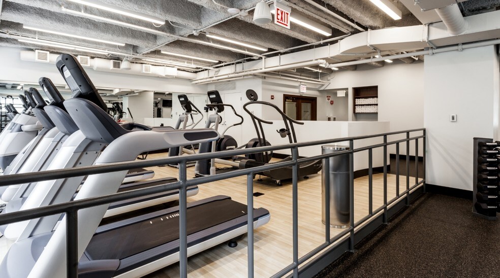 More Photos Of 333 N Michigan Ave, Chicago Office For Lease