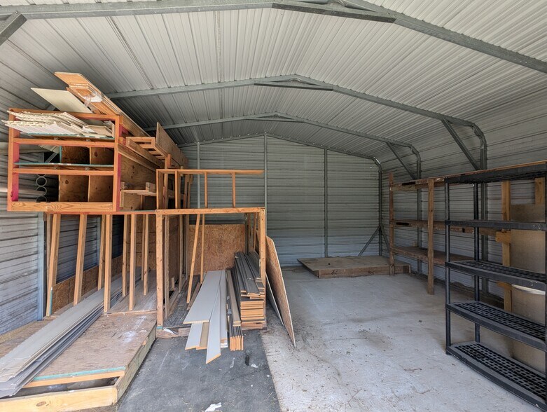 More Photos Of 16595 IH-10, Vidor Truck Terminal For Sale