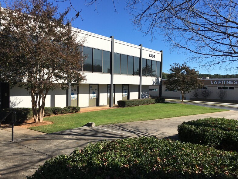 More Photos Of 3300 Holcomb Bridge Rd, Peachtree Corners Office For Lease