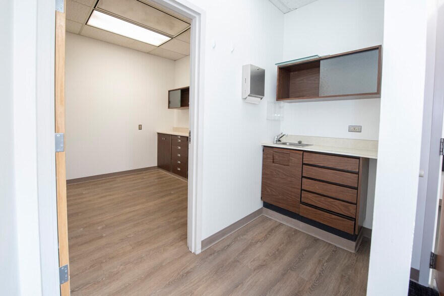 More Photos Of 4361 Boniface Pky, Anchorage Healthcare For Sale