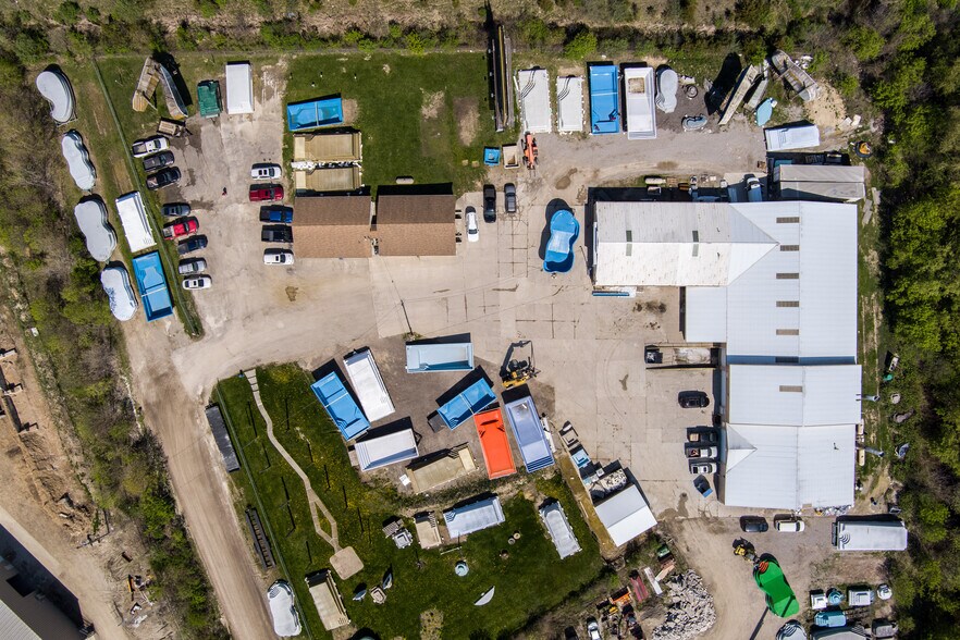 More Photos Of 3090 W Cook Rd, Grand Blanc Showroom For Sale