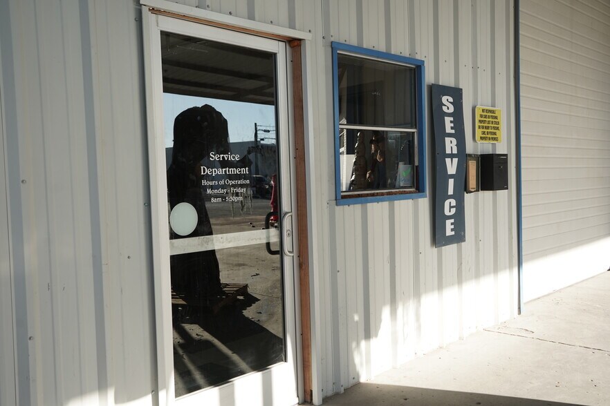 More Photos Of 300 N Main Ave, Big Lake Auto Dealership For Sale