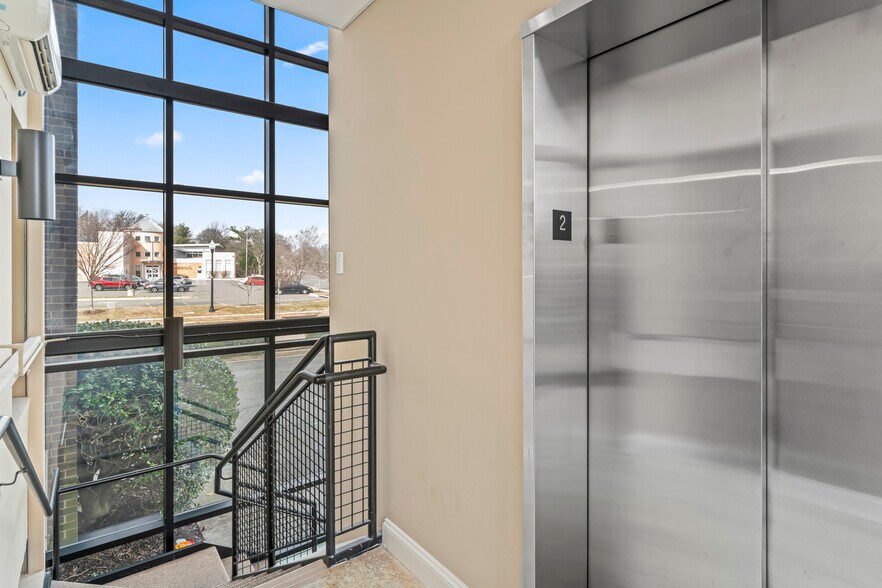 More Photos Of 7210 Old Keene Mill Rd, Springfield Medical For Lease