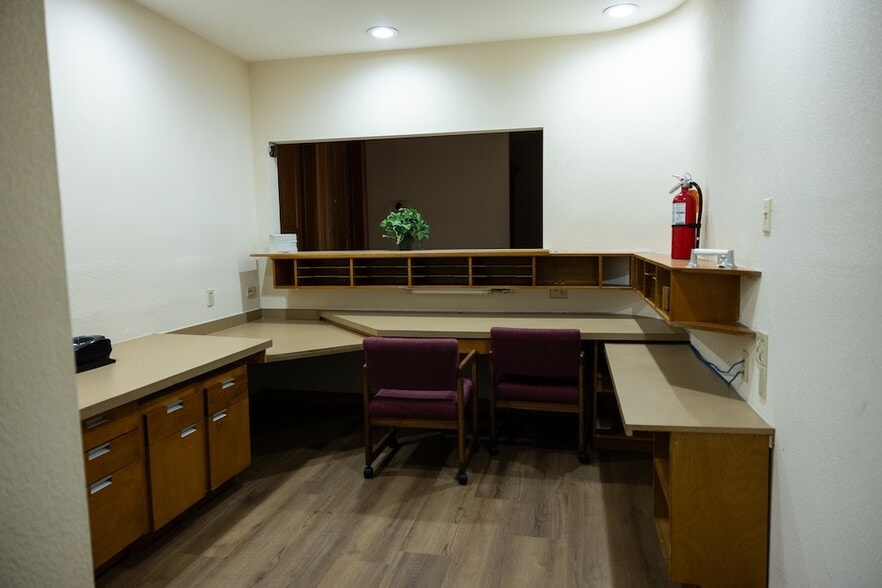 More Photos Of 10225 W Thunderbird Blvd, Sun City Medical For Lease